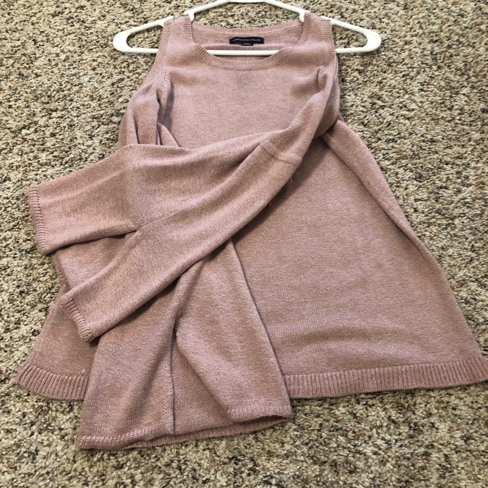 Tank/long sleeve shirt with holes on shoulders